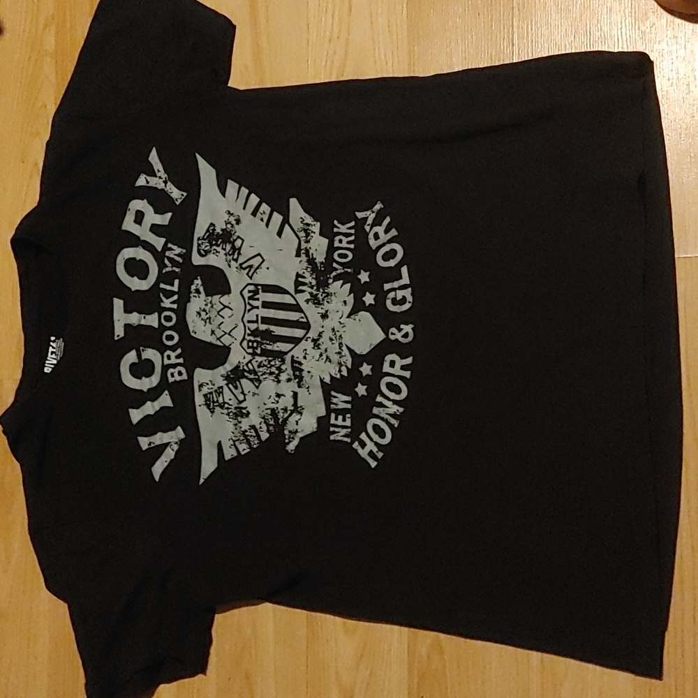 3/$30 Rivet61 T shirt Sz M